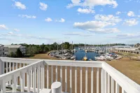 Marina Vista Retreat - 4-Star