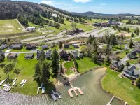 Lake Front Home w/ Hot Tub, Fire pit, yard, walk to Wisp Resort,Tubing Hill View