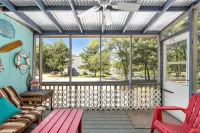 Cozy 2 bedroom 1.5 bath Lake House Cabin