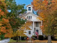 Fountain ViewII~Charming historical building in the heart of downtown Wellsboro.