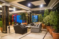 Metropole Hotel - 3-Star