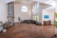 New 7500 sf, 5Br/7BA/Basement Within Walking Distance to the Clark Fork River. - Homestays