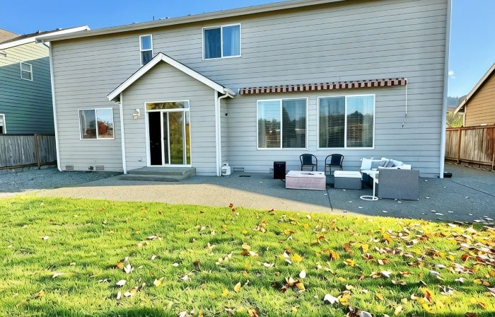 5Br Home, Fire Place, & Plenty of Space! 30 mi from Lumen Field