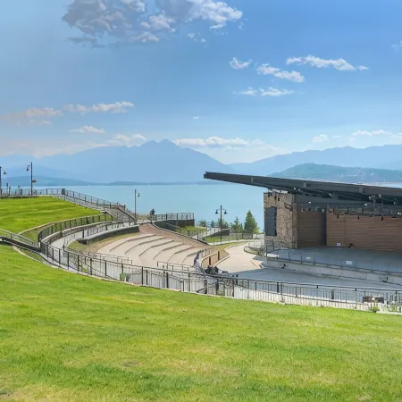 Luxurious Lakefront Haven - Prime Ski Access & Majestic Mountain Views!
