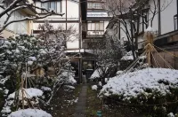Yudanaka Yumoto - parking