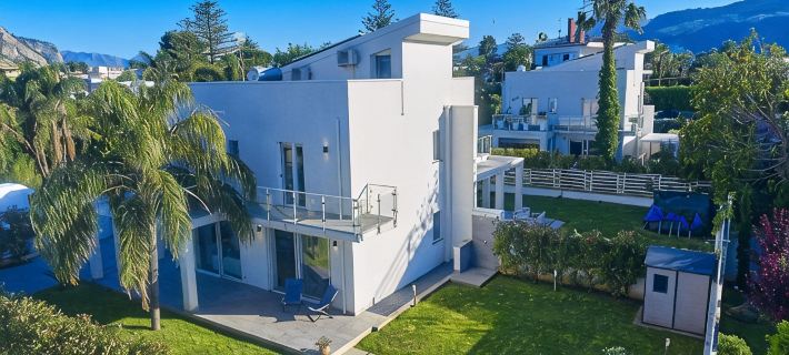 New elegant Villa EMANUELE in Mondello Beach Hotele w: Mondello