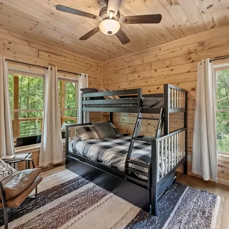 Creek & Cozy-Charming 2BR Creekside Cabin in Ellijay- AC, Fire Pit, Nature