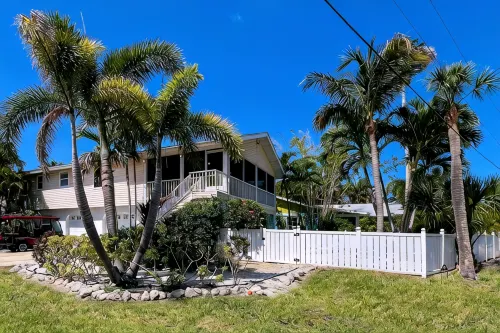 Coral Cove: Walk to the Beach! Heated pool! Prime North End! - Beach