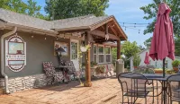 Herons Lake View Hideaway - Country Houses