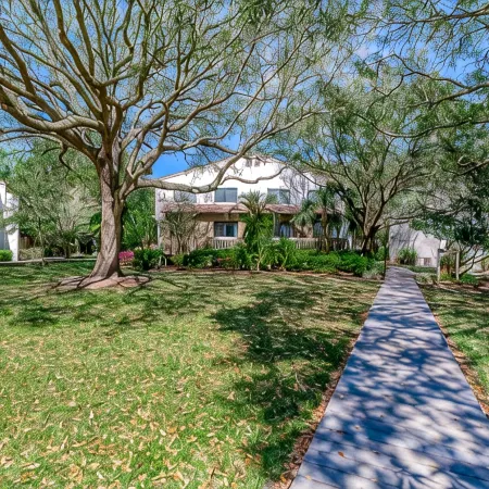 Newly Updated 2 Bed/1.5 Bath Townhome-3 Minute Walk to Beach-Best Deal Around!!