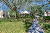 Newly Updated 2 Bed/1.5 Bath Townhome-3 Minute Walk to Beach-Best Deal Around!!