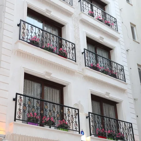 Rolex Hotel