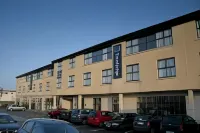 Travelodge Plus Galway - parking