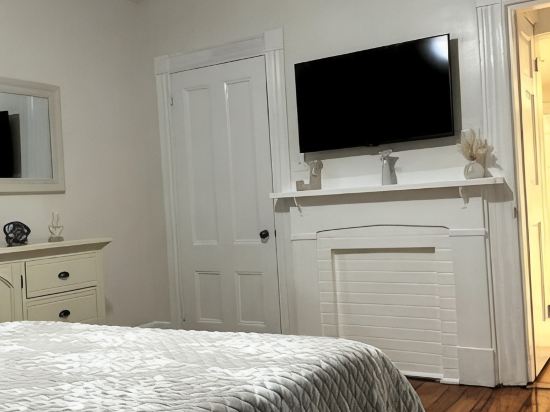 Down Town Salem brand-new 1bdr apt