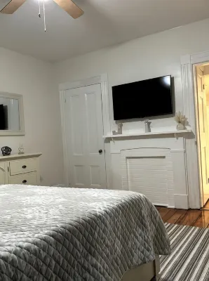 Down Town Salem brand-new 1bdr apt - Condos