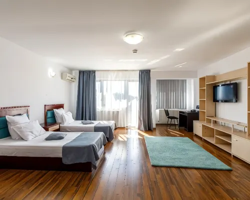 Lira Pacific Aparthotel Hotels in Constanța