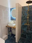 Studio with sea view, 5-minute walk from the beach and jacuzzi - 3 ดาว