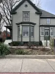 3 min to Starved Rock and 1 block from downtown. - Homestays