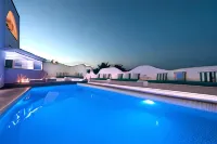 Gianna Suites - Rooftop Pools