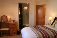 Mandeley Guest House - parcheggio