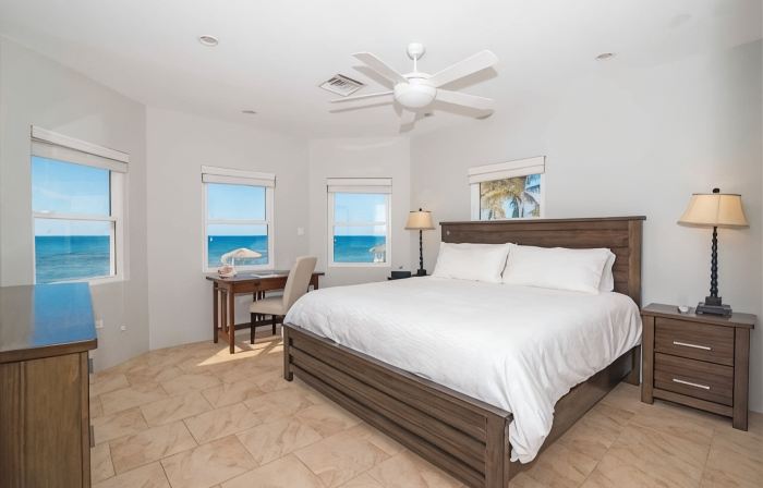 Coco Kai Beach Front Villa with Heated Pool and Private Dock