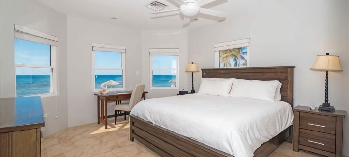 Coco Kai Beach Front Villa with Heated Pool and Private Dock Hotels in North Side