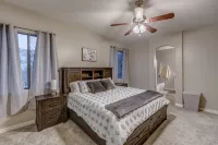 Your Home Away From Home in the Sunshine! Minutes from great amenities. - 4 stjerner