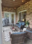 Cozy Classy Country Cottage - balcony
