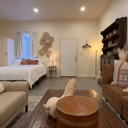 Entire home in Stillwater, Oklahoma - Walking distance to downtown!