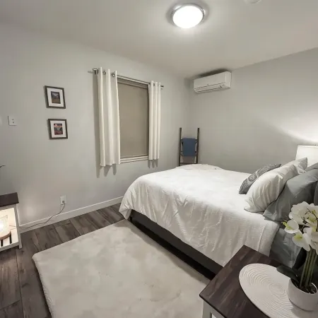 Wine Country Home w/ Hot Tub & Views | Vino Villa Hotels in Oliver