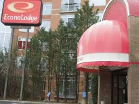 Econo Lodge Metro - parkir