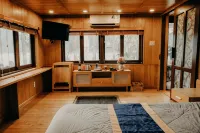 Lan Ha Floating Homestay