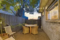 Stylish 3 Bedroom Townhouse - Hobart CBD - Bungalows