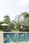 Vimean Sovannaphoum Resort - Pools