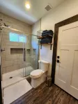 Unique & cozy barn apartment on 5 acre riverfront farm. - Apartments
