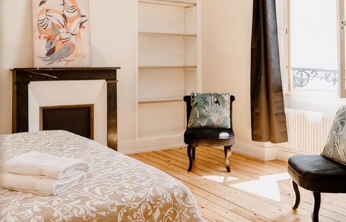Maison Madeleine, Charmante Maison de Cœur de Ville Avec Extérieur, 12 Personnes