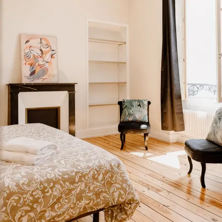 Maison Madeleine, Charmante Maison de Cœur de Ville Avec Extérieur, 12 Personnes