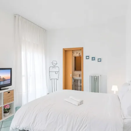 Casa Elan Salerno, large and bright apartment, a stone's throw from the beach