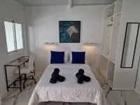 Casas de Micaela-Ático con Terraza o Cueva con Piscina - gimnasio