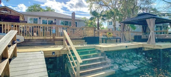 Charming home right off the main river. short paddle to hospital hole. Hotels in Hernando County