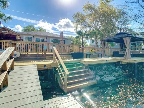 Charming home right off the main river. short paddle to hospital hole.
