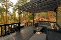 Bailey Treetop Retreat: Spacious, Hot Tub, Pool Table, Yoga, Family, Views