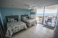 Fabulous Oceanfront 2/2 at Horizons - สระว่ายน้ำส่วนตัว