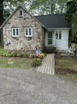 KD CottagesCharming stone cottage on Dunnings Creek in Bedford County - Country Houses