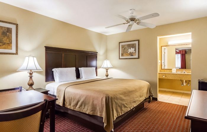 Bryant Inn & Suites