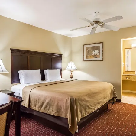 Bryant Inn & Suites