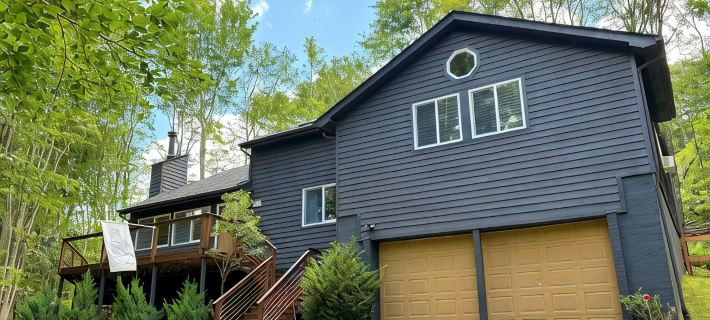 Private & pet-friendly mountain escape with fenced-in yard ✺ 2 miles to resort Hotels in Beech Mountain