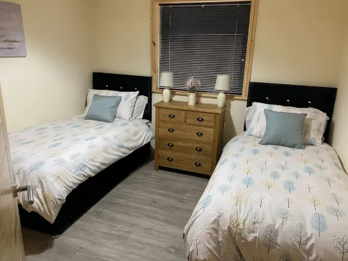 Woodview lodge with 6 seater private Hottub