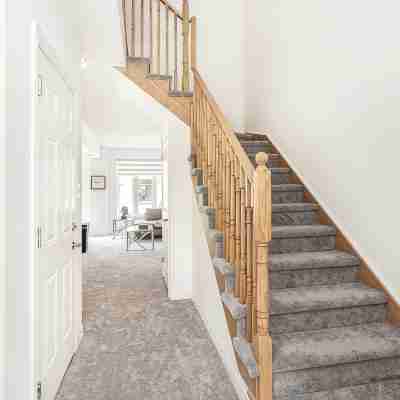 Chic Retreat Near Niagara Falls Others