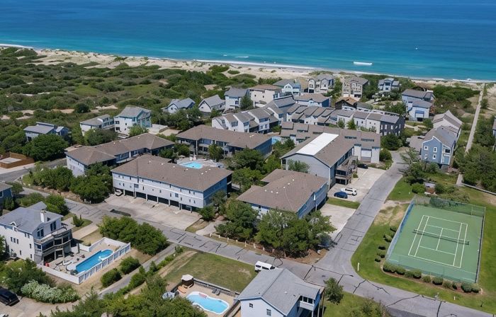 Corolla Oceanside Condo Just Steps from the Beach - Sleeps 6